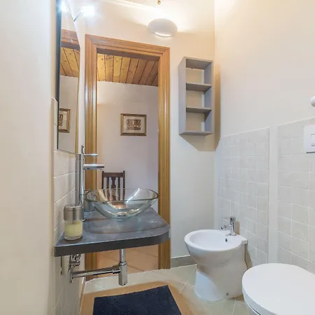 Guesthost - Elegant In * Rome