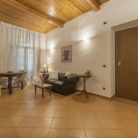 Guesthost - Elegant In Rome