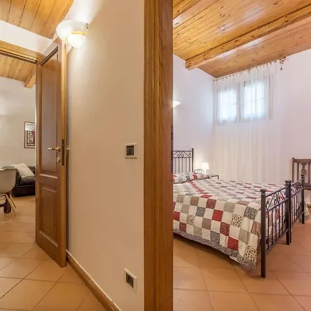 Guesthost - Elegant In Apartment Rome