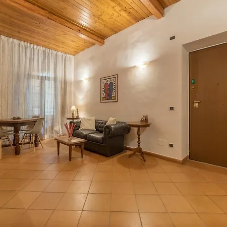 Guesthost - Elegant In Apartment