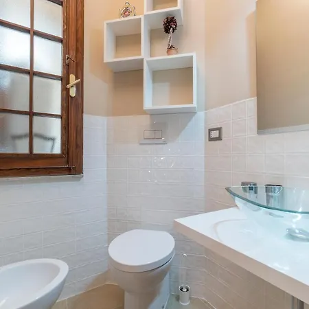 Guesthost - Elegant In