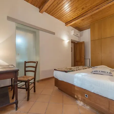 Guesthost - Elegant In