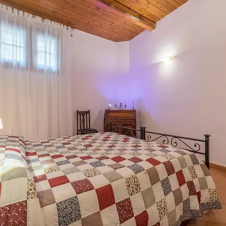 Guesthost - Elegant In